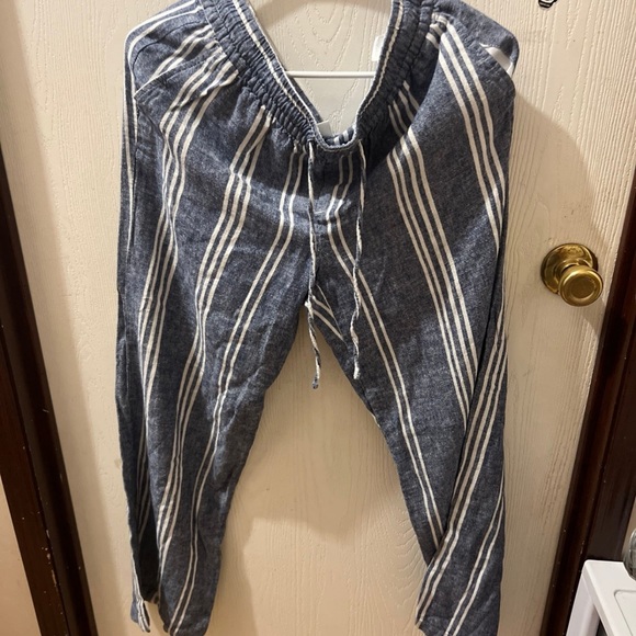 Old navy thin strip pants - Picture 1 of 3